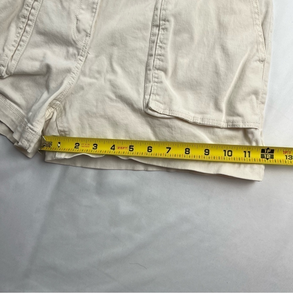 H & M - Women’s Shorts - Khaki - Above the Knee - Size 10 - Picture 9 of 12